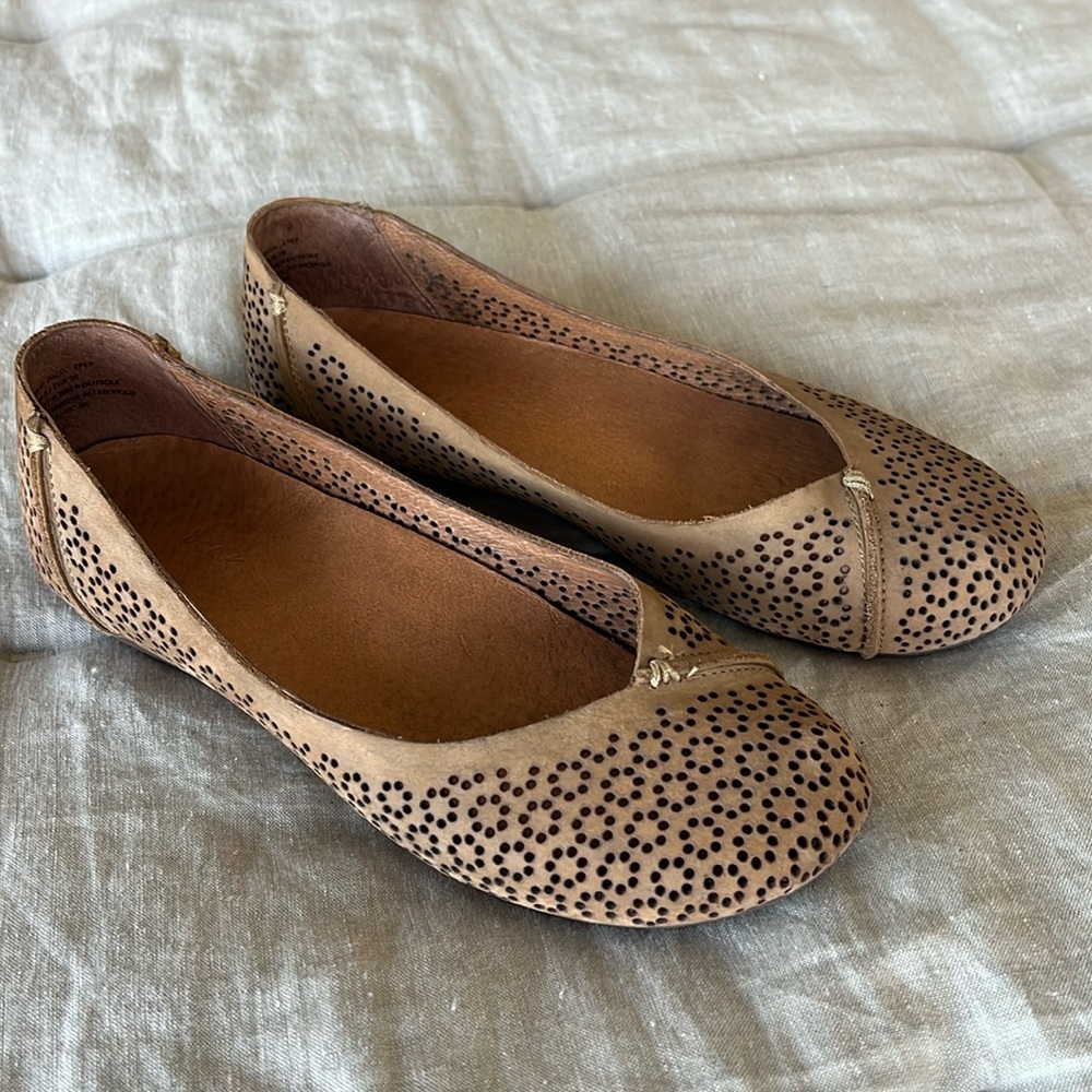 OLIKAI BALLET FLATS